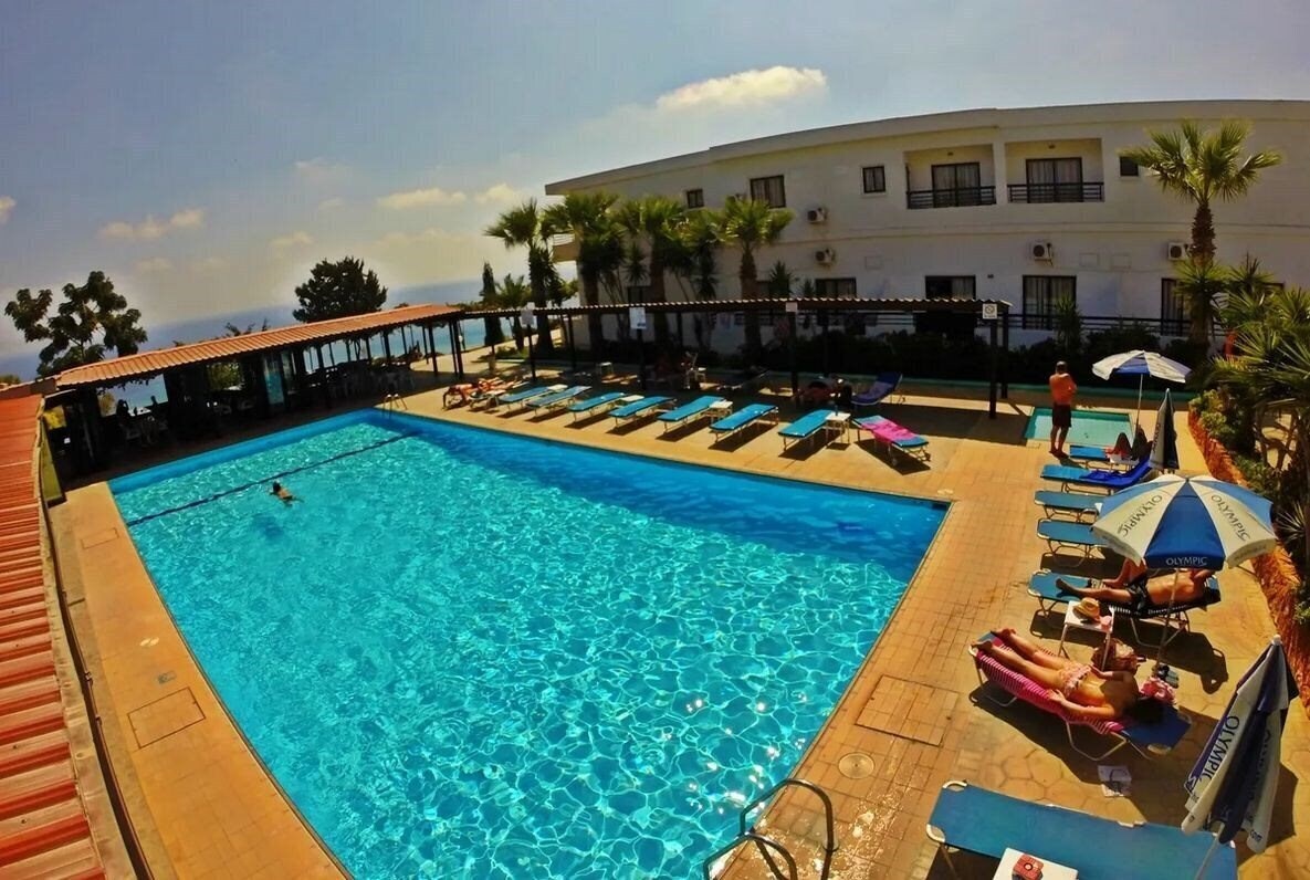 Konnos Bay 3* қонақ үйі